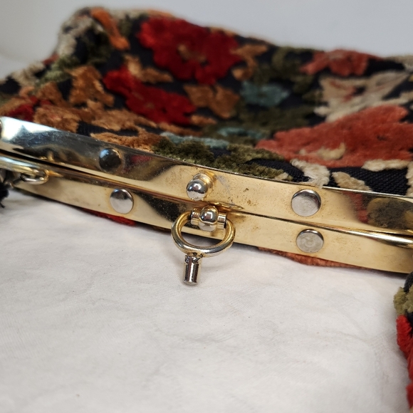 John Wind Chenille Purse - Picture 7 of 12